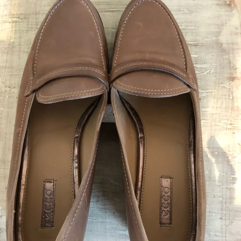 Ecco women’s tan leather loafer shoes - Picture 2 of 5